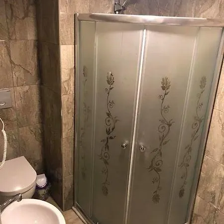 شقة فندقية كيوزي ريزيدنس 2*